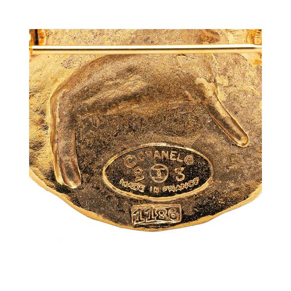 Pre Loved Chanel Gold Plated CC Round Lion Brooch Women Brooches - Picture 3 of 3